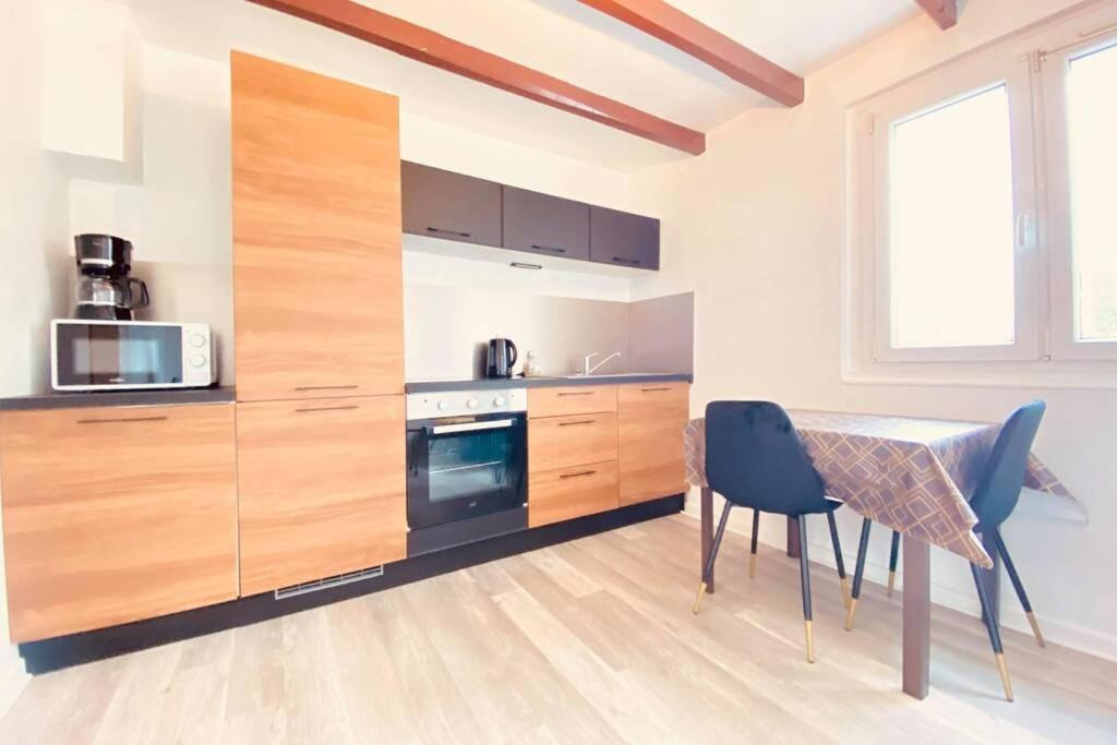 Appartement Cosy Avec Jardin Chaleureux Laon Buitenkant foto