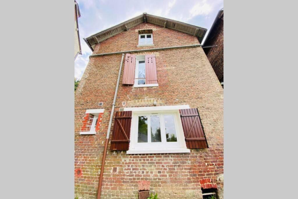 Appartement Cosy Avec Jardin Chaleureux Laon Buitenkant foto